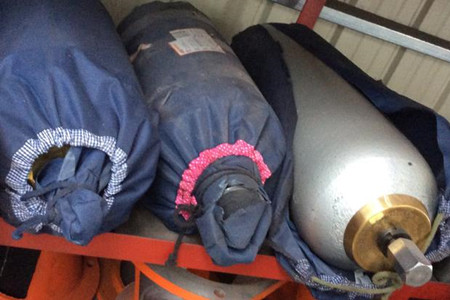 怎么使用蓄能器充氮工具？